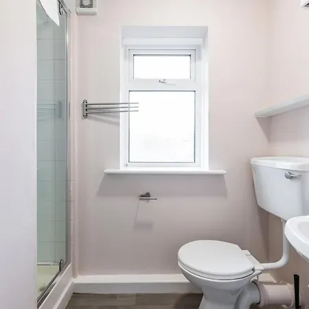 Fully Refurb Apt5 2nd Floor 아파트 드로이다