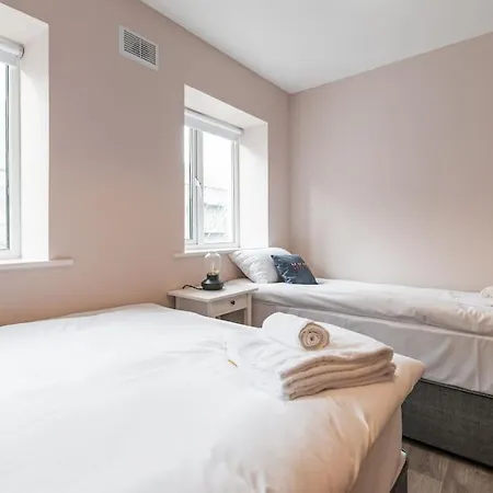 아파트 Fully Refurb Apt5 2nd Floor