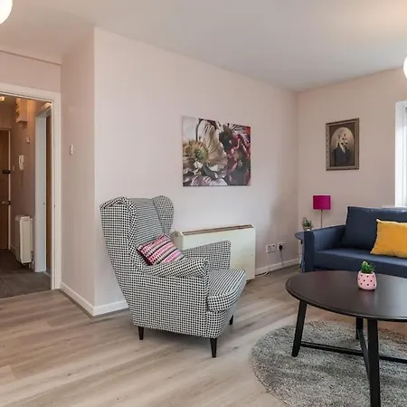 아파트 Fully Refurb Apt5 2nd Floor 드로이다