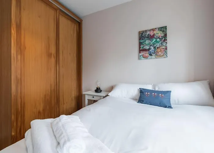 Fully Refurb Apt5 2nd Floor 德罗赫达