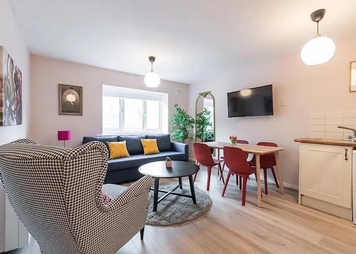 Fully Refurb Apt5 2nd Floor Apartament *